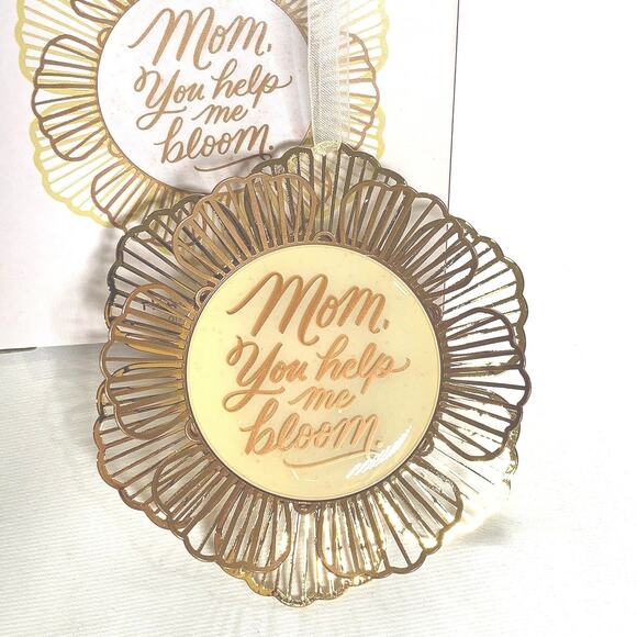 New Hallmark Keepsake "Mom You Help Me Bloom" Mother's Day Ornament New in Box - Picture 6 of 7